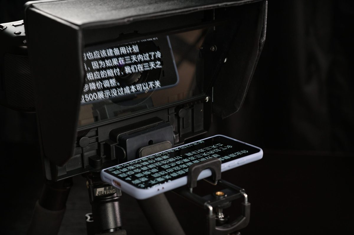 YC ONION LASAGNA TELEPROMPTER INDIA TIYANA