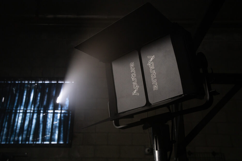 APUTURE NOVA P300C INDIA TIYANA