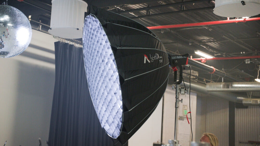Aputure-Light-Dome-150-Softbox-india-tiyan