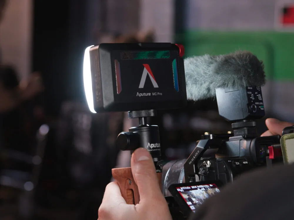 Aputure-MC-Pro-RGBWW-LED-Light-Panel-india-tiyana